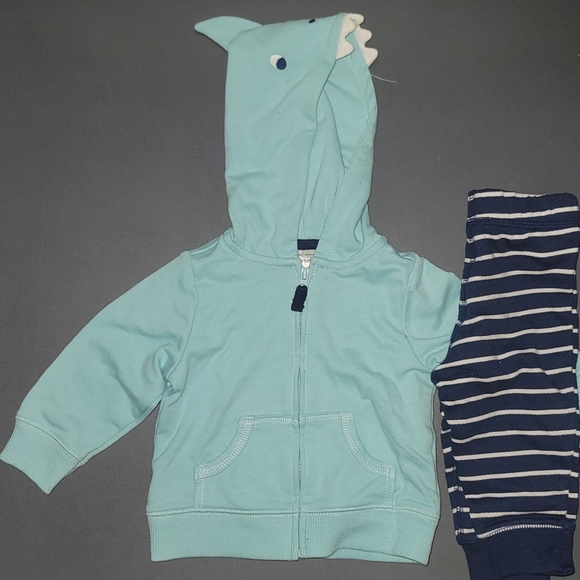 (6 mos) Carter's Shark Hoodie Sweatsuit - Picture 2 of 9